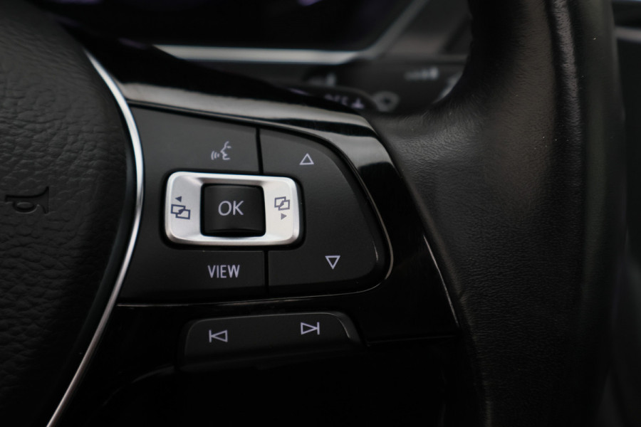 Volkswagen Tiguan Allspace 1.5 TSI DSG Highline Business R-Line 7p. Camera, Apple CarPlay, Panoramdak, Elek. Trekhaak, Virtual Cockpit, LED, 19"