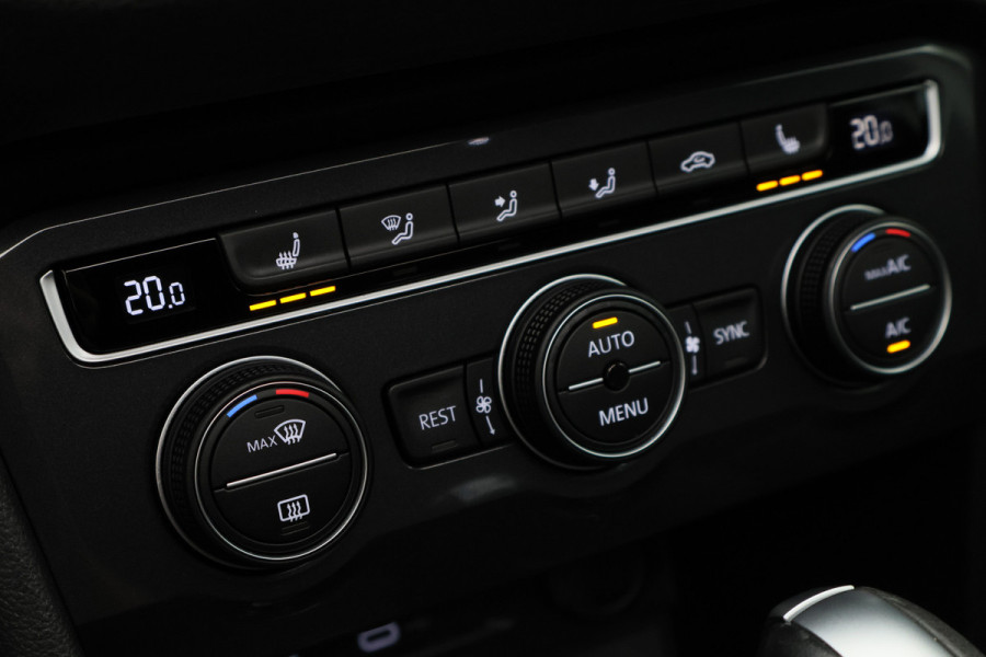 Volkswagen Tiguan Allspace 1.5 TSI DSG Highline Business R-Line 7p. Camera, Apple CarPlay, Panoramdak, Elek. Trekhaak, Virtual Cockpit, LED, 19"