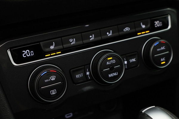 Volkswagen Tiguan Allspace 1.5 TSI DSG Highline Business R-Line 7p. Camera, Apple CarPlay, Panoramdak, Elek. Trekhaak, Virtual Cockpit, LED, 19"