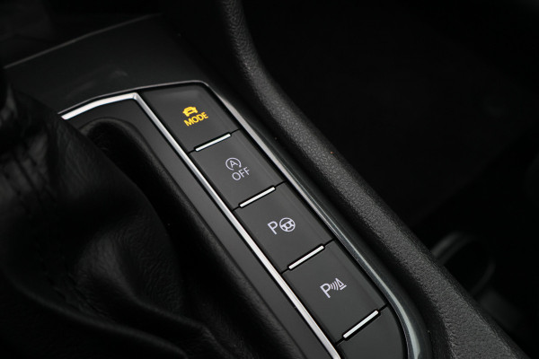 Volkswagen Tiguan Allspace 1.5 TSI DSG Highline Business R-Line 7p. Camera, Apple CarPlay, Panoramdak, Elek. Trekhaak, Virtual Cockpit, LED, 19"