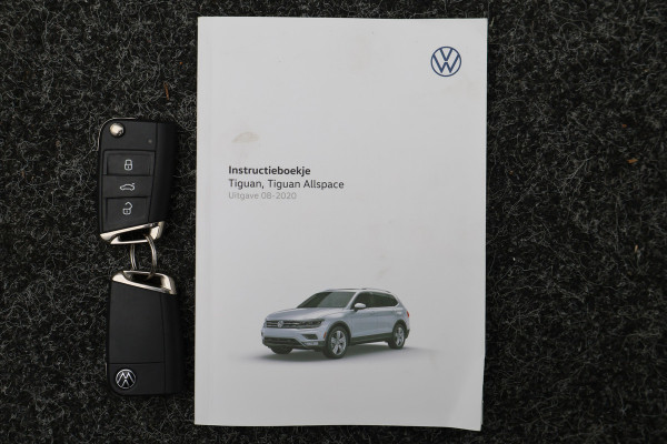 Volkswagen Tiguan Allspace 1.5 TSI DSG Highline Business R-Line 7p. Camera, Apple CarPlay, Panoramdak, Elek. Trekhaak, Virtual Cockpit, LED, 19"