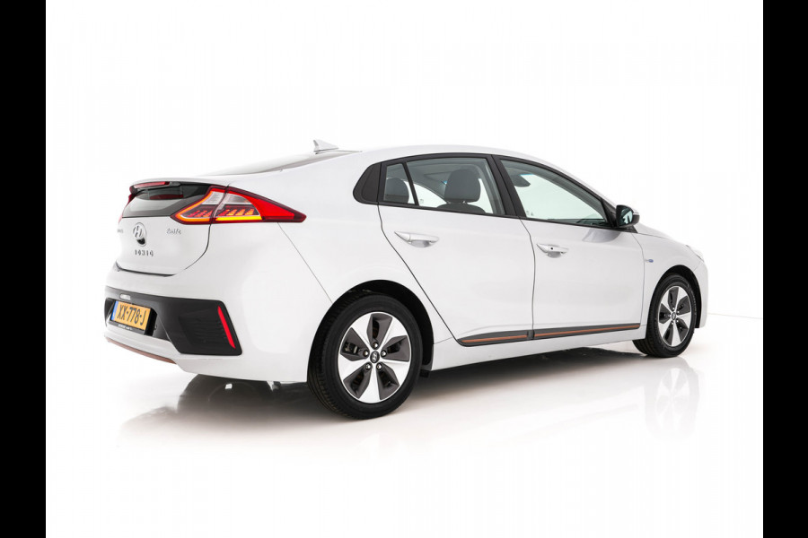 Hyundai IONIQ Comfort EV {SoH-94%} (INCL-BTW) Aut. *ADAPTIVE-CRUISE | DIGI-COCKPIT | SHIFTPADDLES | LANE-ASSIST | CCS-FASTLOADER | CRUISE | CAMERA | KEYLESS | DAB+ | NAVI-FULLMAP | ECC | PDC | 16"*