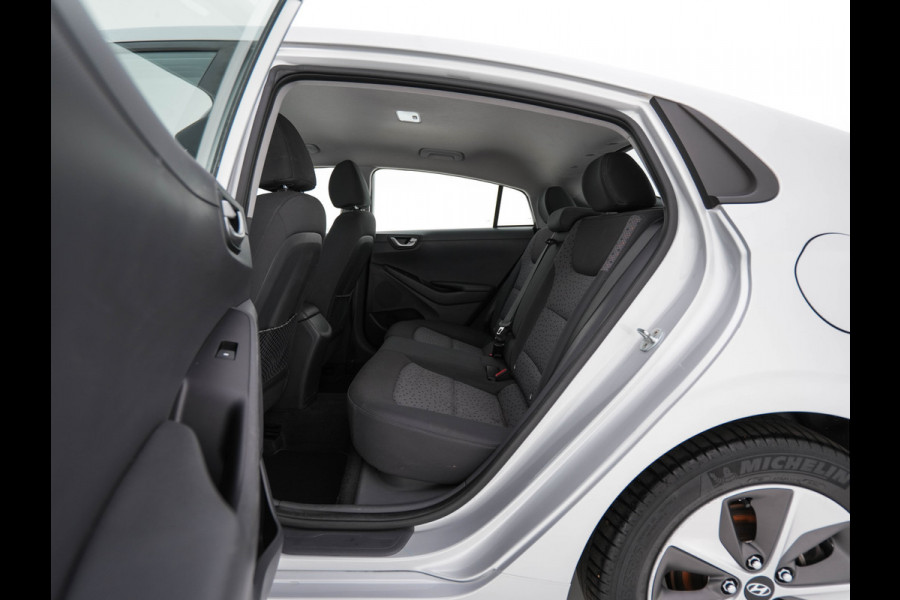 Hyundai IONIQ Comfort EV {SoH-94%} (INCL-BTW) Aut. *ADAPTIVE-CRUISE | DIGI-COCKPIT | SHIFTPADDLES | LANE-ASSIST | CCS-FASTLOADER | CRUISE | CAMERA | KEYLESS | DAB+ | NAVI-FULLMAP | ECC | PDC | 16"*