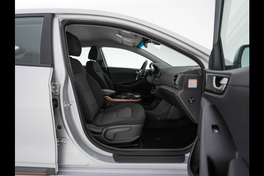 Hyundai IONIQ Comfort EV {SoH-94%} (INCL-BTW) Aut. *ADAPTIVE-CRUISE | DIGI-COCKPIT | SHIFTPADDLES | LANE-ASSIST | CCS-FASTLOADER | CRUISE | CAMERA | KEYLESS | DAB+ | NAVI-FULLMAP | ECC | PDC | 16"*
