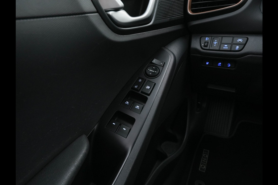 Hyundai IONIQ Comfort EV {SoH-94%} (INCL-BTW) Aut. *ADAPTIVE-CRUISE | DIGI-COCKPIT | SHIFTPADDLES | LANE-ASSIST | CCS-FASTLOADER | CRUISE | CAMERA | KEYLESS | DAB+ | NAVI-FULLMAP | ECC | PDC | 16"*
