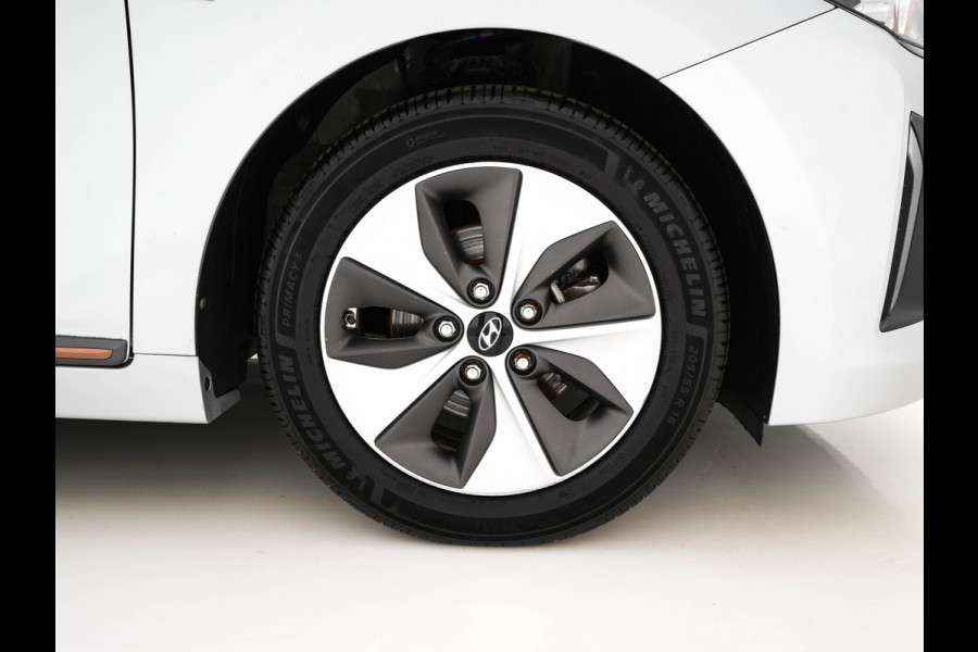 Hyundai IONIQ Comfort EV {SoH-94%} (INCL-BTW) Aut. *ADAPTIVE-CRUISE | DIGI-COCKPIT | SHIFTPADDLES | LANE-ASSIST | CCS-FASTLOADER | CRUISE | CAMERA | KEYLESS | DAB+ | NAVI-FULLMAP | ECC | PDC | 16"*