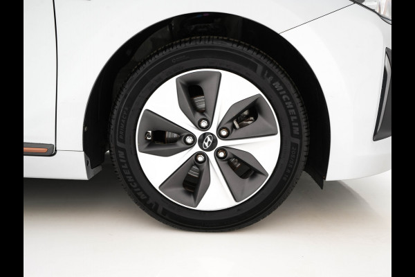 Hyundai IONIQ Comfort EV {SoH-94%} (INCL-BTW) Aut. *ADAPTIVE-CRUISE | DIGI-COCKPIT | SHIFTPADDLES | LANE-ASSIST | CCS-FASTLOADER | CRUISE | CAMERA | KEYLESS | DAB+ | NAVI-FULLMAP | ECC | PDC | 16"*
