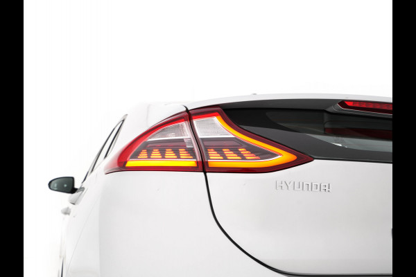 Hyundai IONIQ Comfort EV {SoH-94%} (INCL-BTW) Aut. *ADAPTIVE-CRUISE | DIGI-COCKPIT | SHIFTPADDLES | LANE-ASSIST | CCS-FASTLOADER | CRUISE | CAMERA | KEYLESS | DAB+ | NAVI-FULLMAP | ECC | PDC | 16"*