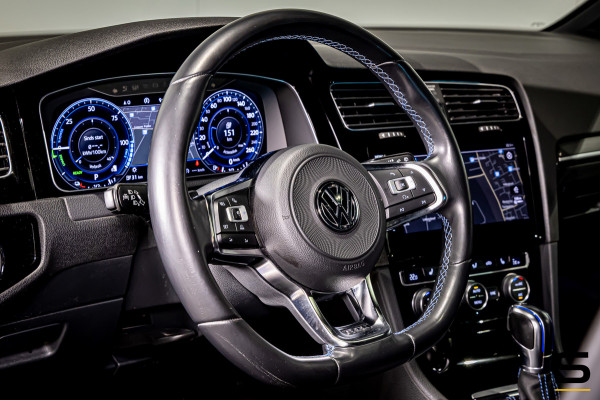 Volkswagen Golf 1.4 TSI PHEV GTE|Pano|Leder|DCC|ACC|Camera