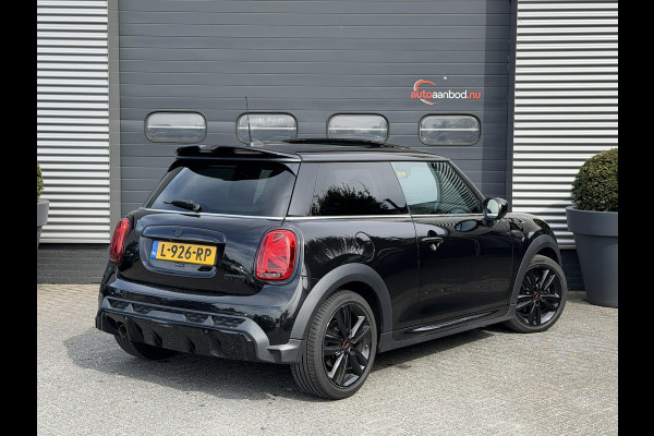MINI 3-deurs 1.5 Cooper John Cooper Works | Panoramadak | Camera | Harmon Kardon | DAB |