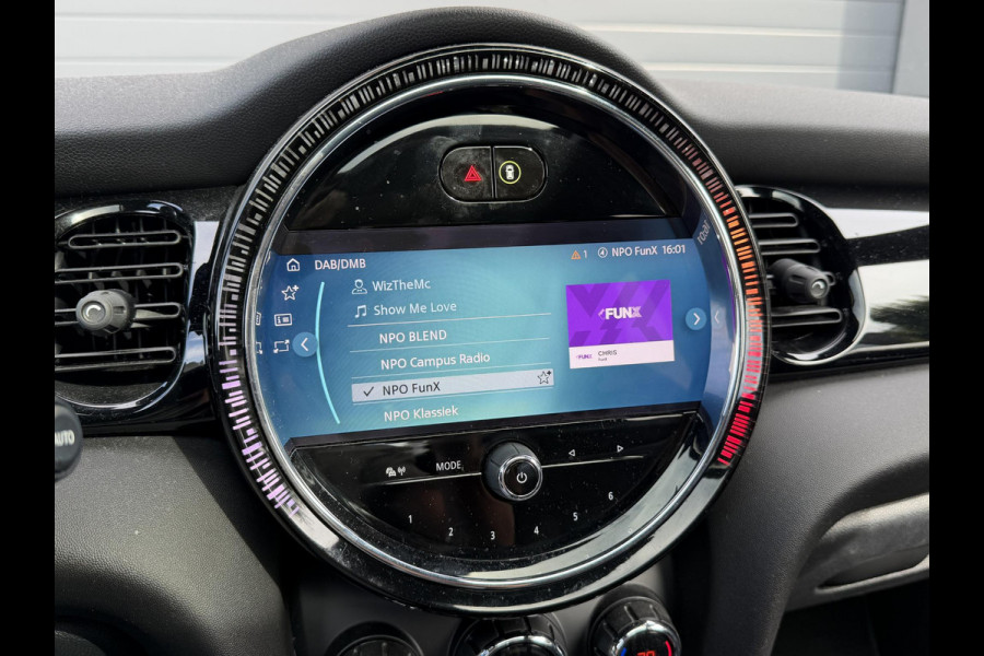 MINI 3-deurs 1.5 Cooper John Cooper Works | Panoramadak | Camera | Harmon Kardon | DAB |