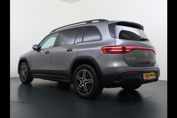 Mercedes-Benz EQB EQB 300 4Matic AMG VAN: 47.900,- VOOR: 45.440,- UW HERFSTVOORDEEL: 2.460,- NIEUW MODEL | SOH 100% | NIGHT PAKKET | 7-PERSOONS | ACHTERUITRIJCAMERA | ADAPTIVE CRUISE CONTROL | ELEKTRISCHE ACHTERKLEP | STUUR- & STOELVERWARMING | AMBIENT LIGHTING | FABRIEKSGARANTIE T/M 06-2027 | RIJKLAAR
