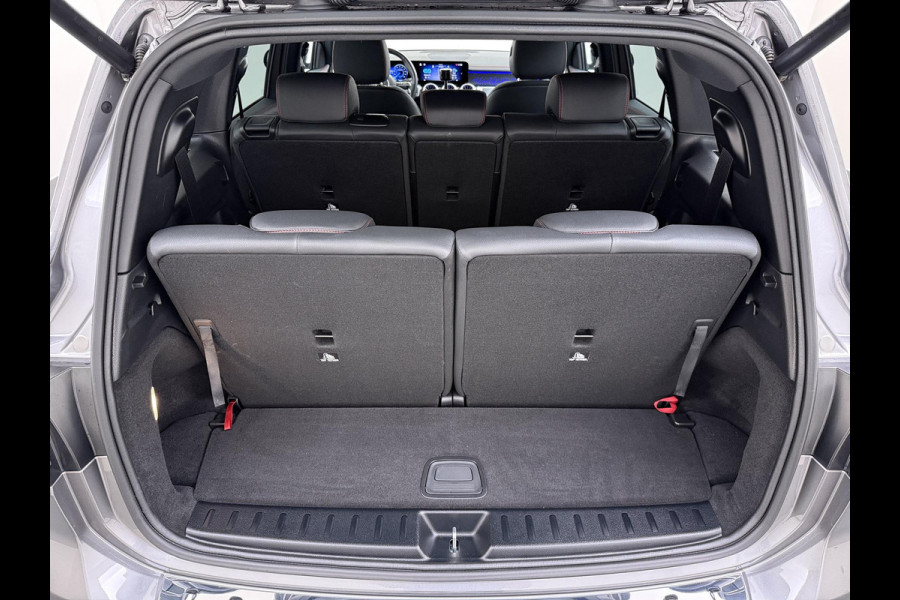 Mercedes-Benz EQB EQB 300 4Matic AMG VAN: 47.900,- VOOR: 45.440,- UW HERFSTVOORDEEL: 2.460,- NIEUW MODEL | SOH 100% | NIGHT PAKKET | 7-PERSOONS | ACHTERUITRIJCAMERA | ADAPTIVE CRUISE CONTROL | ELEKTRISCHE ACHTERKLEP | STUUR- & STOELVERWARMING | AMBIENT LIGHTING | FABRIEKSGARANTIE T/M 06-2027 | RIJKLAAR