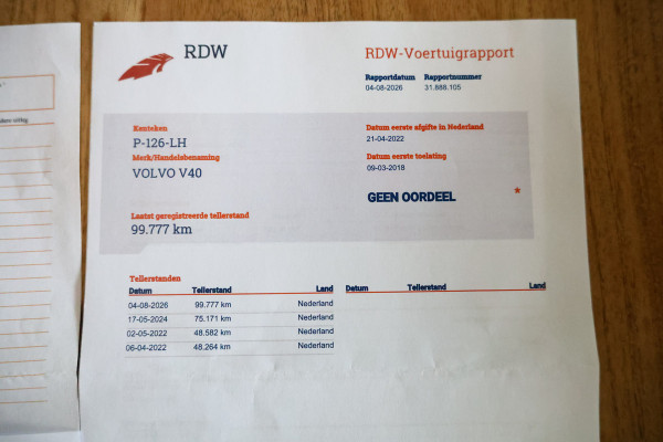 Volvo V40 2.0 T5 R-Design AVM NAVI CLIMA CRUISE PDC STOELVERWARMING "18
