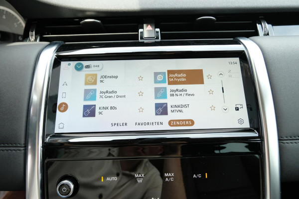 Land Rover Discovery Sport P300e 1.5 S 309 PK | 360 graden camera | Lederen bekleding | SOH 92,3% | Elektrische Stoelen | Navigatie | DAB