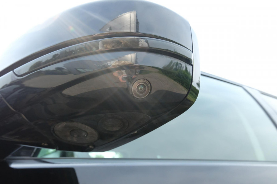 Land Rover Discovery Sport P300e 1.5 S 309 PK | 360 graden camera | Lederen bekleding | SOH 92,3% | Elektrische Stoelen | Navigatie | DAB