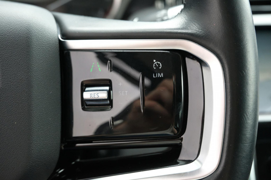 Land Rover Discovery Sport P300e 1.5 S 309 PK | 360 graden camera | Lederen bekleding | SOH 92,3% | Elektrische Stoelen | Navigatie | DAB