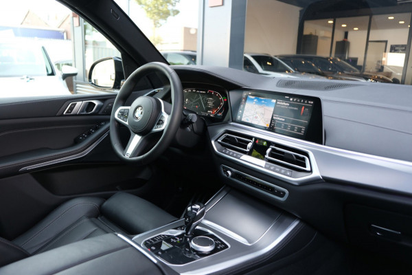 BMW X5 M50i High Executive |84.464km| 530pk V8 *Panodak/Leder/Camera/21 Inch Breedset
