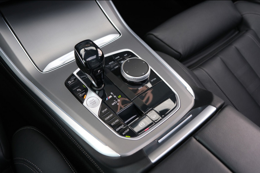 BMW X5 M50i High Executive |84.464km| 530pk V8 *Panodak/Leder/Camera/21 Inch Breedset