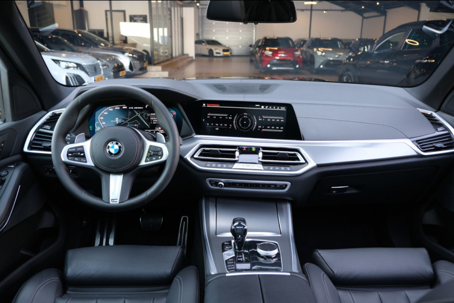 BMW X5 M50i High Executive |84.464km| 530pk V8 *Panodak/Leder/Camera/21 Inch Breedset