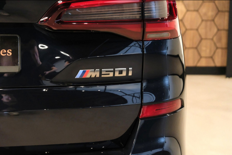 BMW X5 M50i High Executive |84.464km| 530pk V8 *Panodak/Leder/Camera/21 Inch Breedset