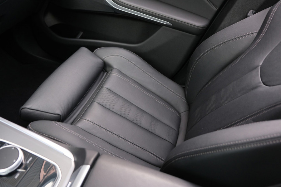 BMW X5 M50i High Executive |84.464km| 530pk V8 *Panodak/Leder/Camera/21 Inch Breedset