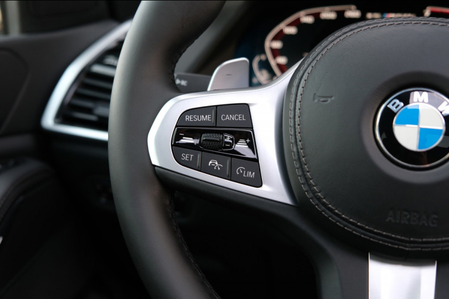 BMW X5 M50i High Executive |84.464km| 530pk V8 *Panodak/Leder/Camera/21 Inch Breedset