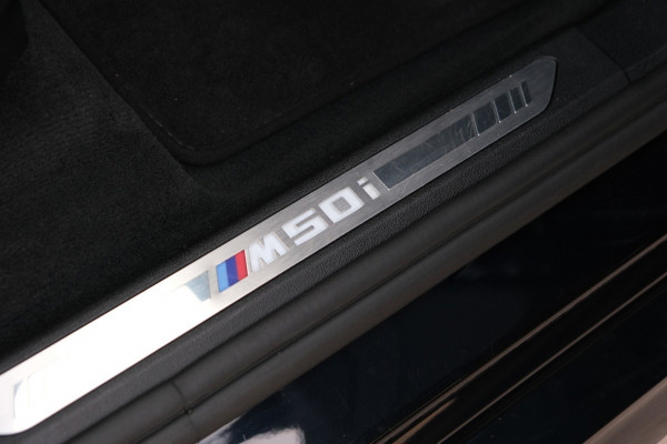 BMW X5 M50i High Executive |84.464km| 530pk V8 *Panodak/Leder/Camera/21 Inch Breedset