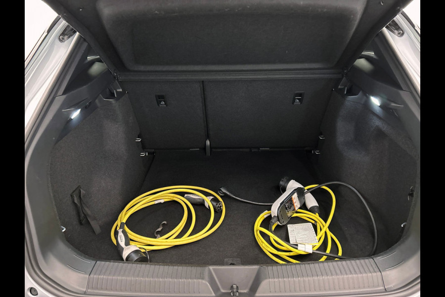Volkswagen ID.4 Pro 77 kWh | 1e Eigenaar | SOH 95,84% | Carplay | Adaptive-cruise | Camera | Warmtepomp |
