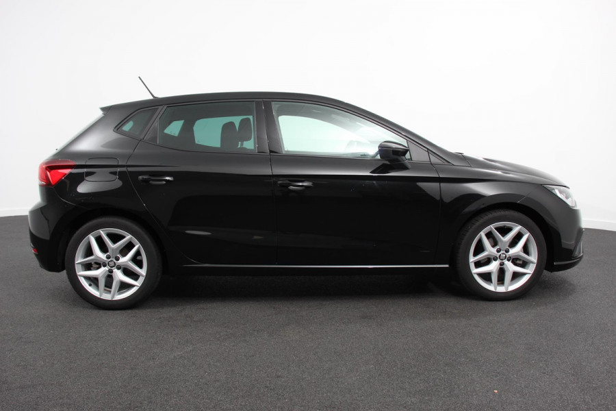 Seat Ibiza 1.0 TSI DSG FR Cruise Control Front Assist Privacy Glass Stoelverwarming Apple Carplay/ Android Auto Led Lichtmetalen velgen