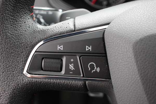 Seat Ibiza 1.0 TSI DSG FR Cruise Control Front Assist Privacy Glass Stoelverwarming Apple Carplay/ Android Auto Led Lichtmetalen velgen