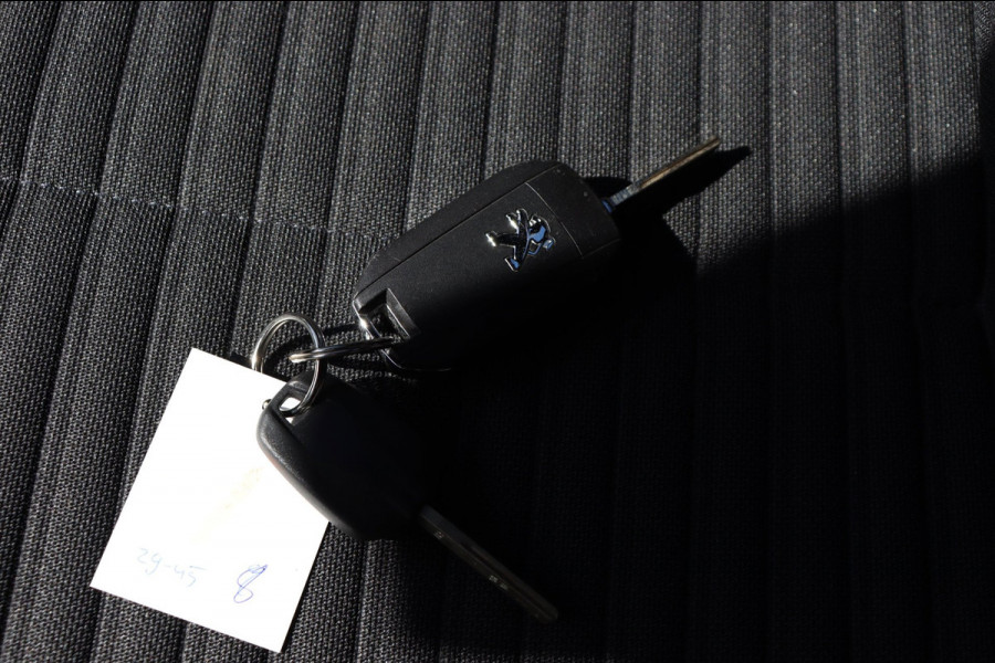 Peugeot 208 1.2 PureTech 74kw Active Pack Org.NL pdc navigatie carplay