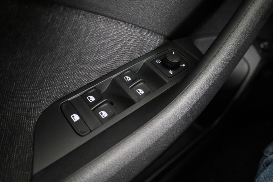 Škoda Kamiq Business Edition 1.0 TSI 115pk DSG  | Adaptive Cruise Control | Dode hoek sensoren | Winter pakket