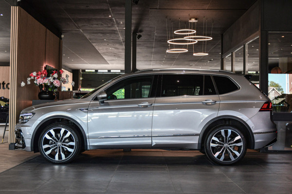 Volkswagen Tiguan Allspace 1.5 TSI R-Line, 7 persoons, Pano, Massage, Dynaudio, ACC, Camera, Dodehoek, Virtual, Trekhaak!