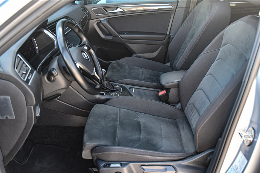 Volkswagen Tiguan Allspace 1.5 TSI R-Line, 7 persoons, Pano, Massage, Dynaudio, ACC, Camera, Dodehoek, Virtual, Trekhaak!