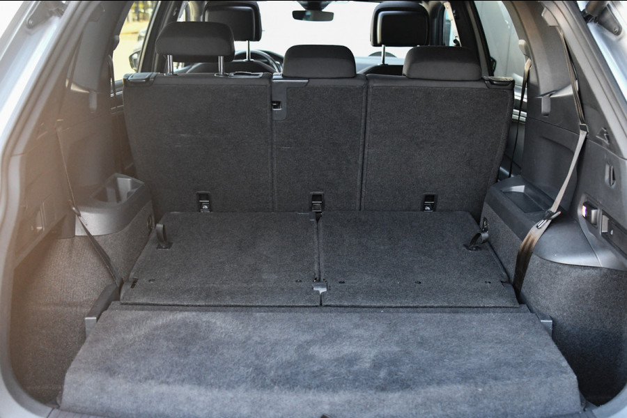 Volkswagen Tiguan Allspace 1.5 TSI R-Line, 7 persoons, Pano, Massage, Dynaudio, ACC, Camera, Dodehoek, Virtual, Trekhaak!