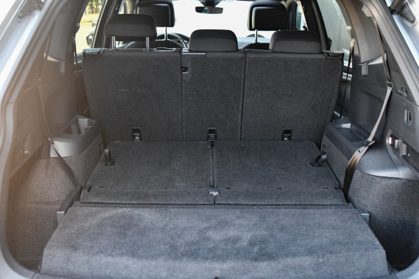 Volkswagen Tiguan Allspace 1.5 TSI R-Line, 7 persoons, Pano, Massage, Dynaudio, ACC, Camera, Dodehoek, Virtual, Trekhaak!