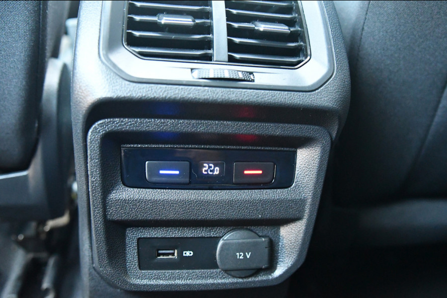 Volkswagen Tiguan Allspace 1.5 TSI R-Line, 7 persoons, Pano, Massage, Dynaudio, ACC, Camera, Dodehoek, Virtual, Trekhaak!