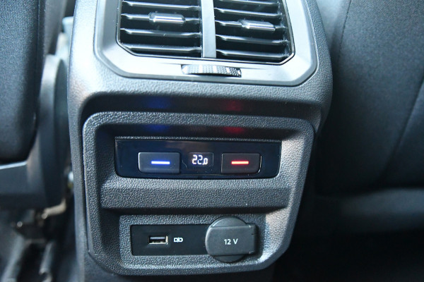 Volkswagen Tiguan Allspace 1.5 TSI R-Line, 7 persoons, Pano, Massage, Dynaudio, ACC, Camera, Dodehoek, Virtual, Trekhaak!