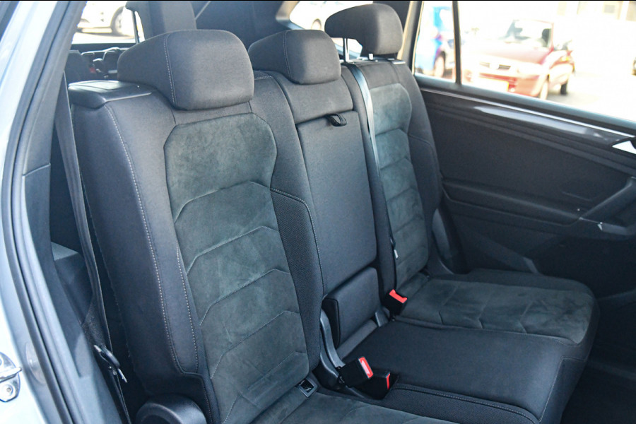 Volkswagen Tiguan Allspace 1.5 TSI R-Line, 7 persoons, Pano, Massage, Dynaudio, ACC, Camera, Dodehoek, Virtual, Trekhaak!