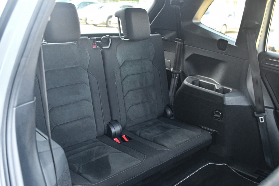 Volkswagen Tiguan Allspace 1.5 TSI R-Line, 7 persoons, Pano, Massage, Dynaudio, ACC, Camera, Dodehoek, Virtual, Trekhaak!