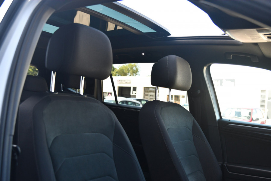 Volkswagen Tiguan Allspace 1.5 TSI R-Line, 7 persoons, Pano, Massage, Dynaudio, ACC, Camera, Dodehoek, Virtual, Trekhaak!