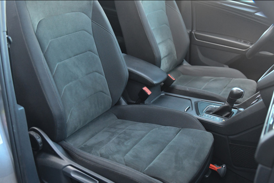 Volkswagen Tiguan Allspace 1.5 TSI R-Line, 7 persoons, Pano, Massage, Dynaudio, ACC, Camera, Dodehoek, Virtual, Trekhaak!