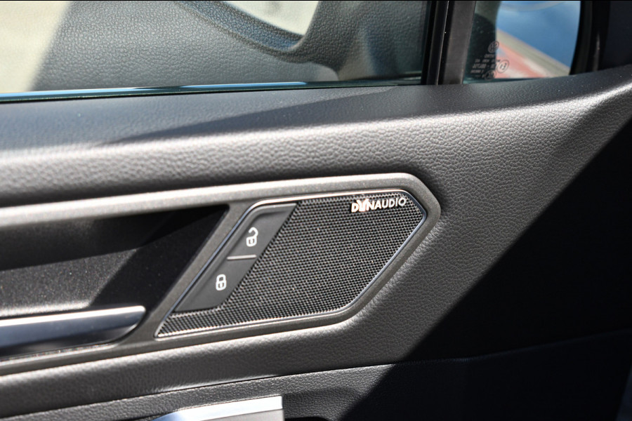 Volkswagen Tiguan Allspace 1.5 TSI R-Line, 7 persoons, Pano, Massage, Dynaudio, ACC, Camera, Dodehoek, Virtual, Trekhaak!