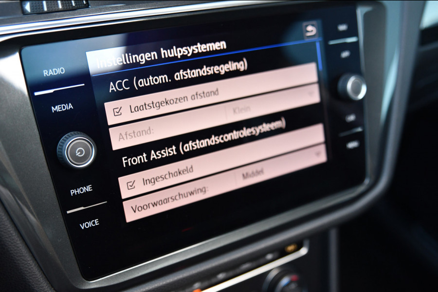 Volkswagen Tiguan Allspace 1.5 TSI R-Line, 7 persoons, Pano, Massage, Dynaudio, ACC, Camera, Dodehoek, Virtual, Trekhaak!