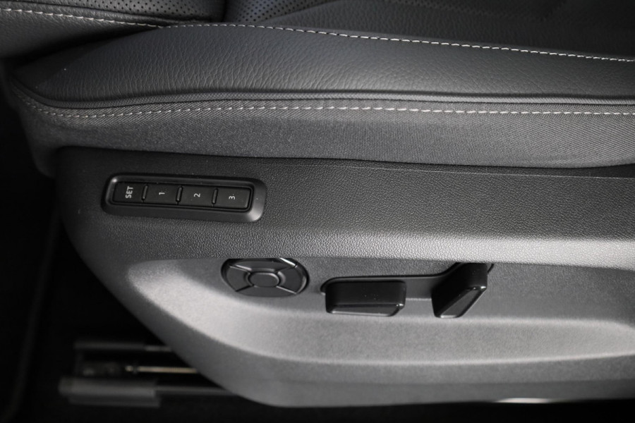 Škoda Kodiaq Business Edition 1.5 TSI PHEV 204 pk Panoramadak | Zwart Leder | Comfort Pakket | Led Matrix  | 20"licht metalen velgen | Canton Sound | Winter pakket | 360° camera