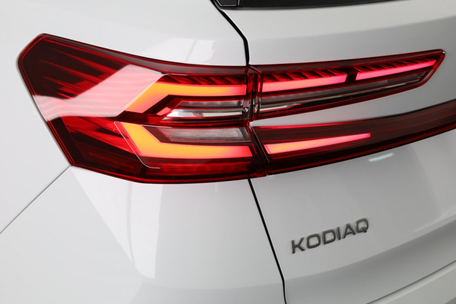 Škoda Kodiaq Business Edition 1.5 TSI PHEV 204 pk Panoramadak | Zwart Leder | Comfort Pakket | Led Matrix  | 20"licht metalen velgen | Canton Sound | Winter pakket | 360° camera