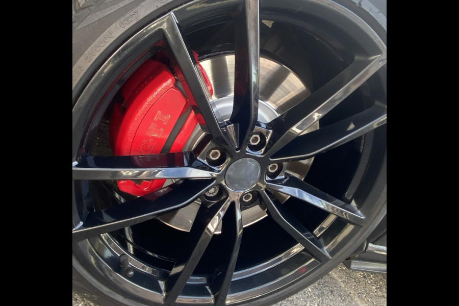 Volkswagen Golf 2.0 TSI GTI Perf./ Pano/ Virtual CP/ Dynamic lights/ Dynaudio/ Keyless/