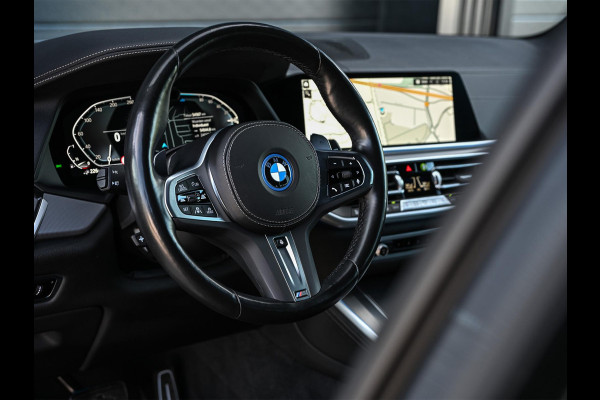 BMW X5 xDrive45e High Executive M-Sport | Panoramadak | 360 Camera | Active Cruise | HUD | Harman/Kardon | Stoelventilatie | Stoelverwarming V+A | Luchtvering | Trekhaak | Ambiance Interieur |