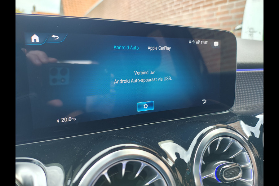 Mercedes-Benz EQB 250 69kWh SOH 97% Camera Apple Carplay Android Auto Stoelverwarming Elek.Achterklep Navi Ecc Cruise Control Pdc Business Line Verschuifbare Achterbank Dodehoekwaarschuwing Isofix DAB+ Bluetooth Lane Assist Led keyless 1e Eigenaar Origineel Nederlandse Auto